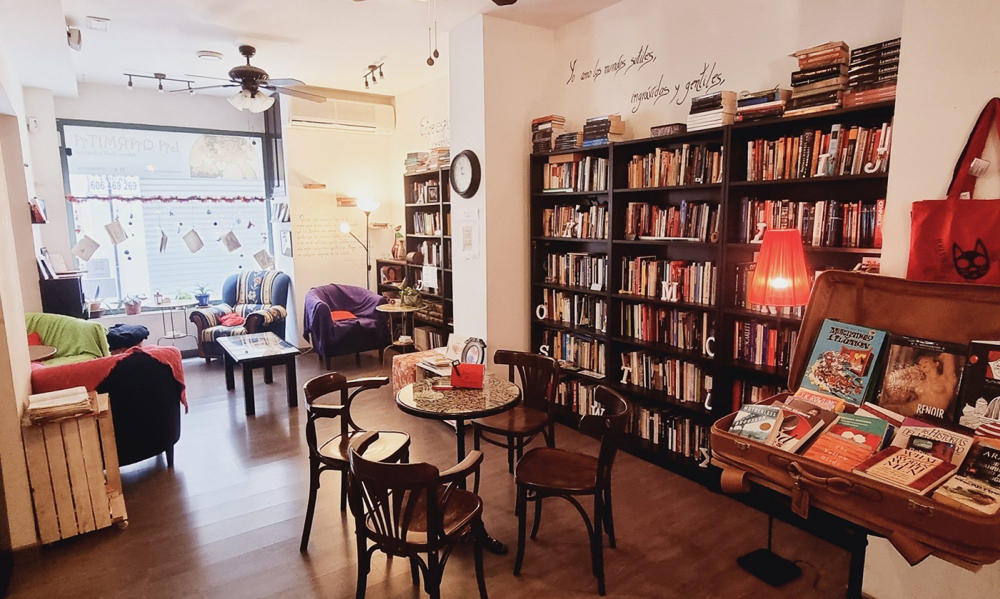 La Qarmita - Libros, Café & eventos